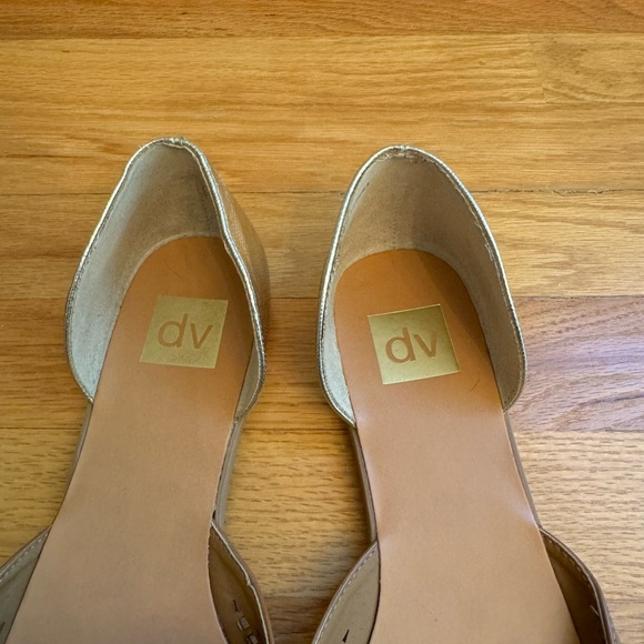 DV size 11 tan and gold flats. Worn once.  Great condition - Picture 6 of 6
